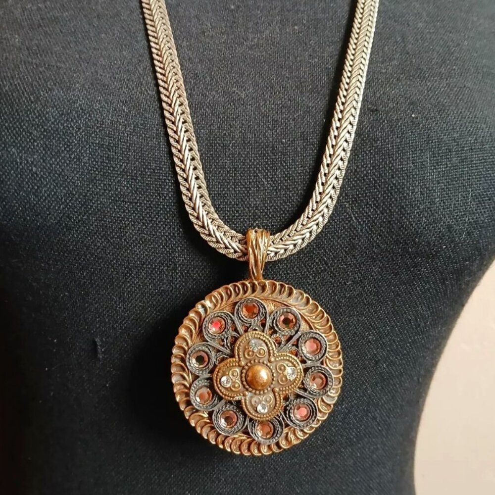 Chico's necklace large pendant